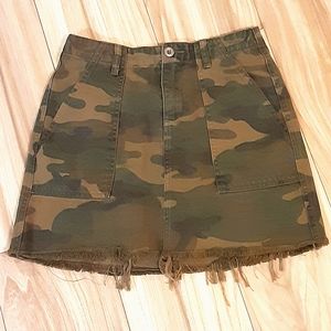 BlankNYC Camo Print Denim Mini Skirt Size 27.